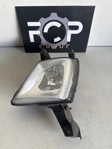 [FEU-AB0020] Faro antiniebla delantero izquierdo Peugeot 407 Referencia original : 9641945680